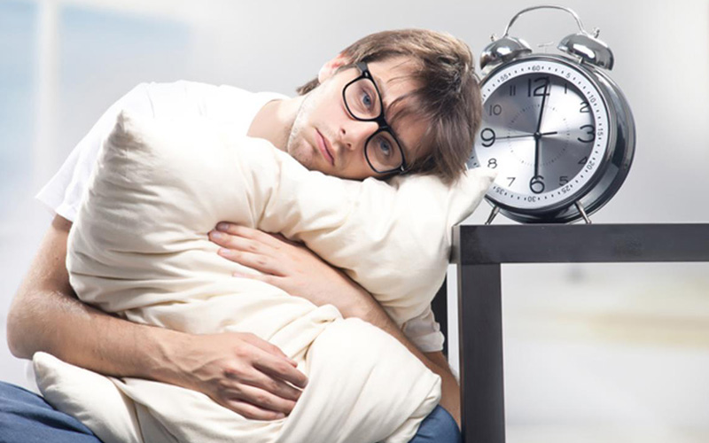 Mất ngủ thường xuyên khiến số đo vòng bụng ngày càng cao